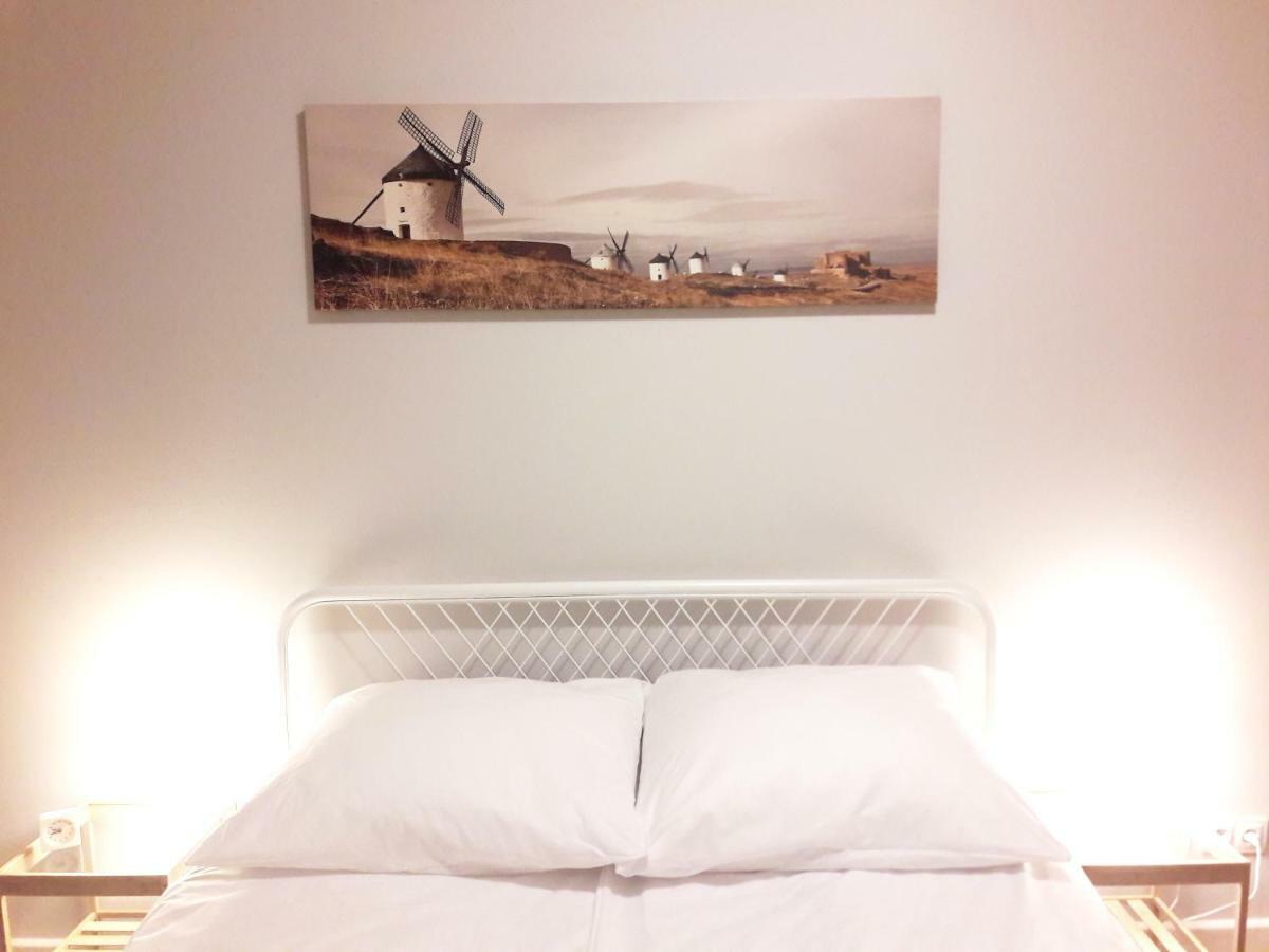 Ferienwohnung Modern & Quiet In Royal Wilanow With Netflix Warschau Exterior foto