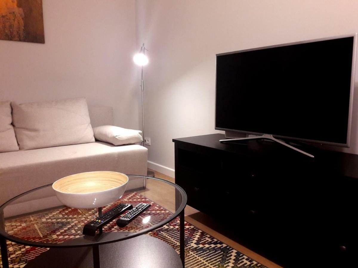 Ferienwohnung Modern & Quiet In Royal Wilanow With Netflix Warschau Exterior foto